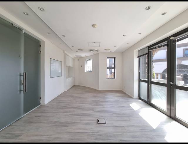 36M² OFFICE RENTED IN CENTURY CITY
